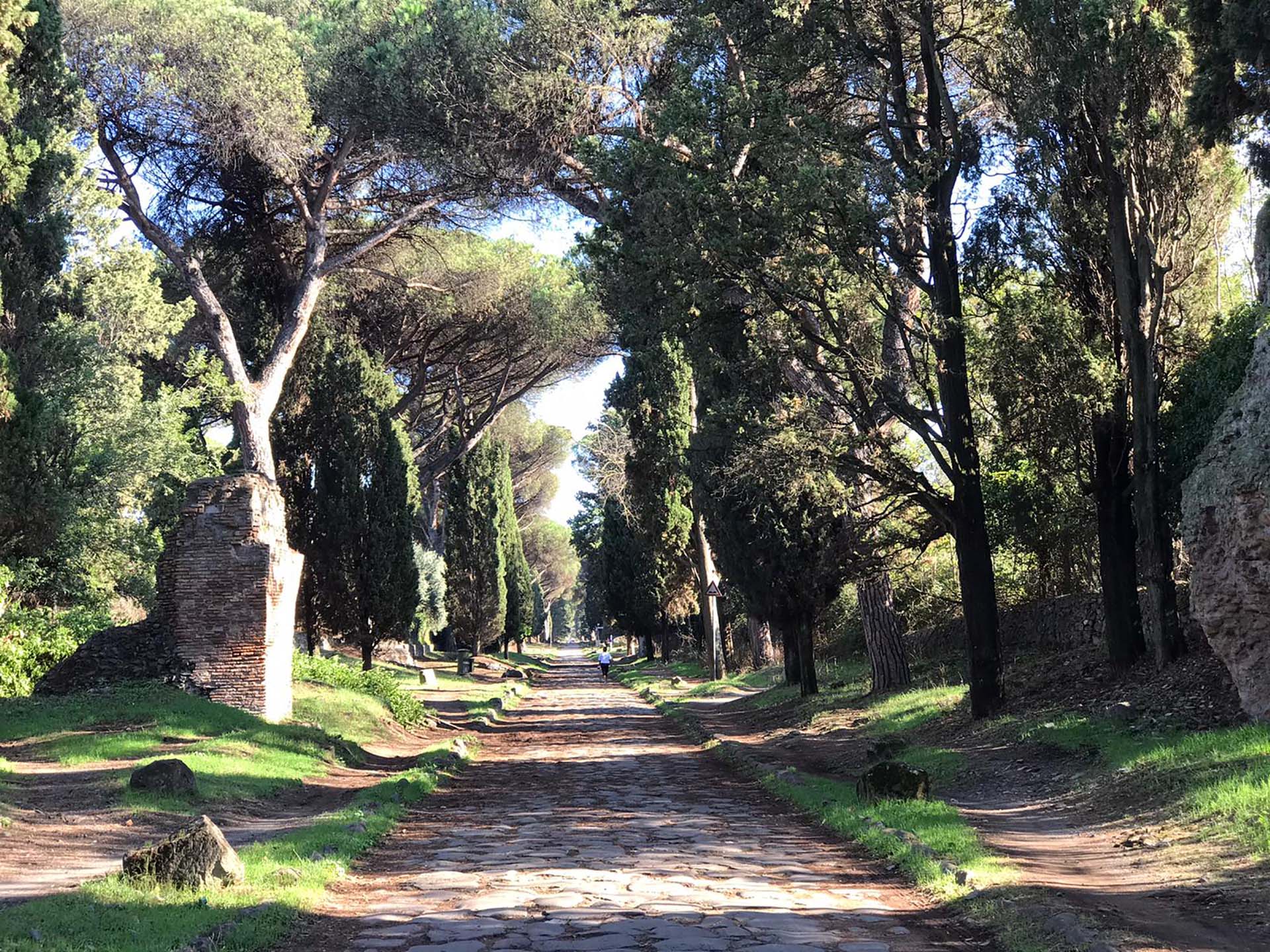 How did Romans build roads? - Essence of Rome Expert tour guide